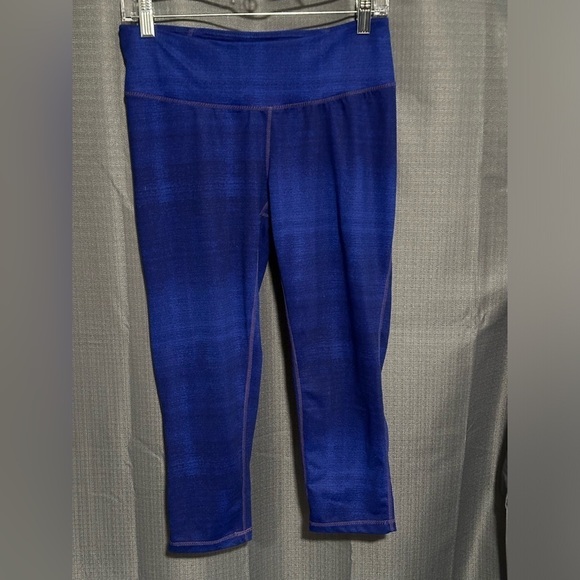 Women’s Tangerine Brand Vibrant Blue Capris - Picture 1 of 7